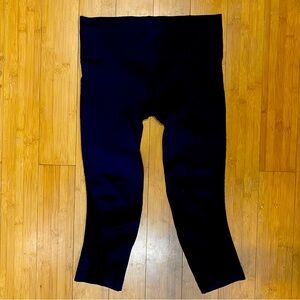 Athleta Black Capri Mesh Detail Leggings M